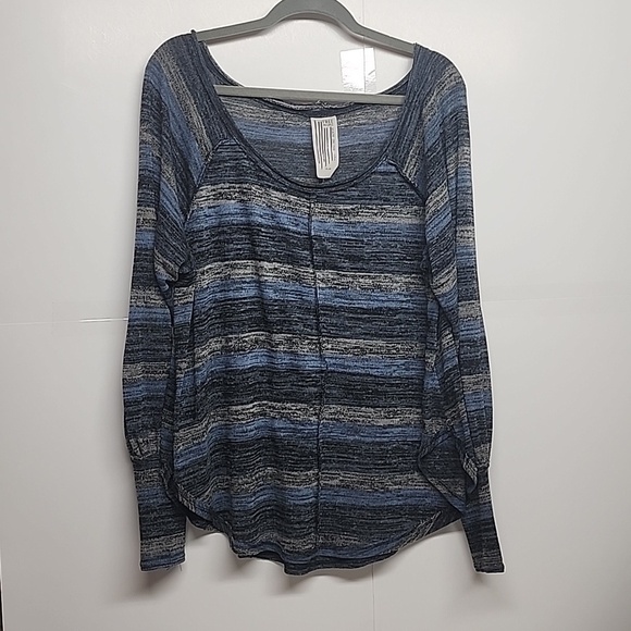 Free People Tops - Free People oversized sz M blue, black, gray long sleeves, scoop neck top.